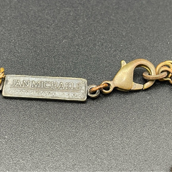 Elegant Black and Gold Pendant Necklace - Picture 10 of 11